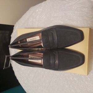 NWB Enzo Angiolini Navy Flats - size 8.5 M